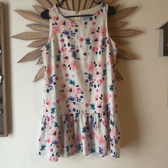 Beautiful & fresh CeCe floral sleeveless dress - Picture 2 of 6